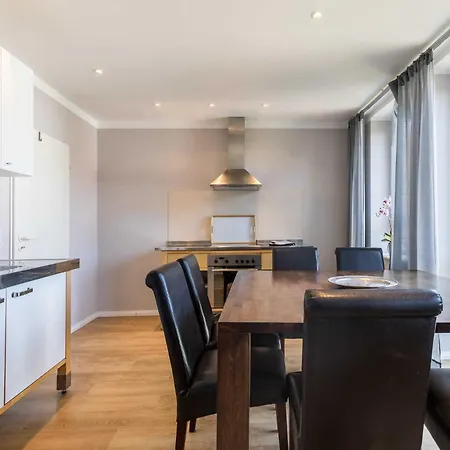 Goethehain Spinnaker Apartment *