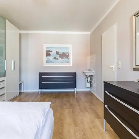 Goethehain Spinnaker Apartment *